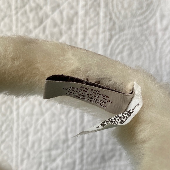 UGG Shearling Suede Earmuffs Cream NEW - Picture 8 of 13